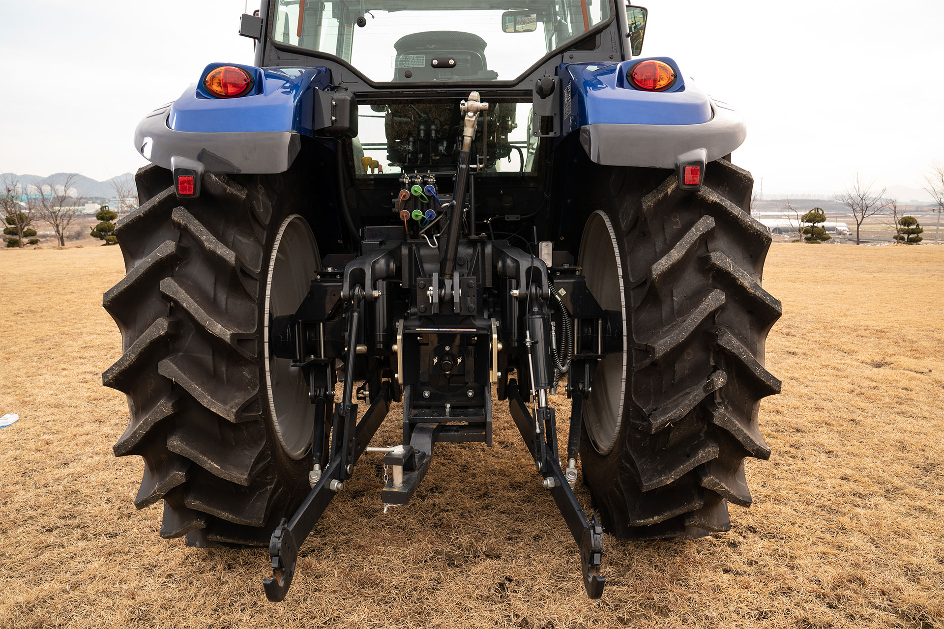 4. External hydraulic lever (6 port)