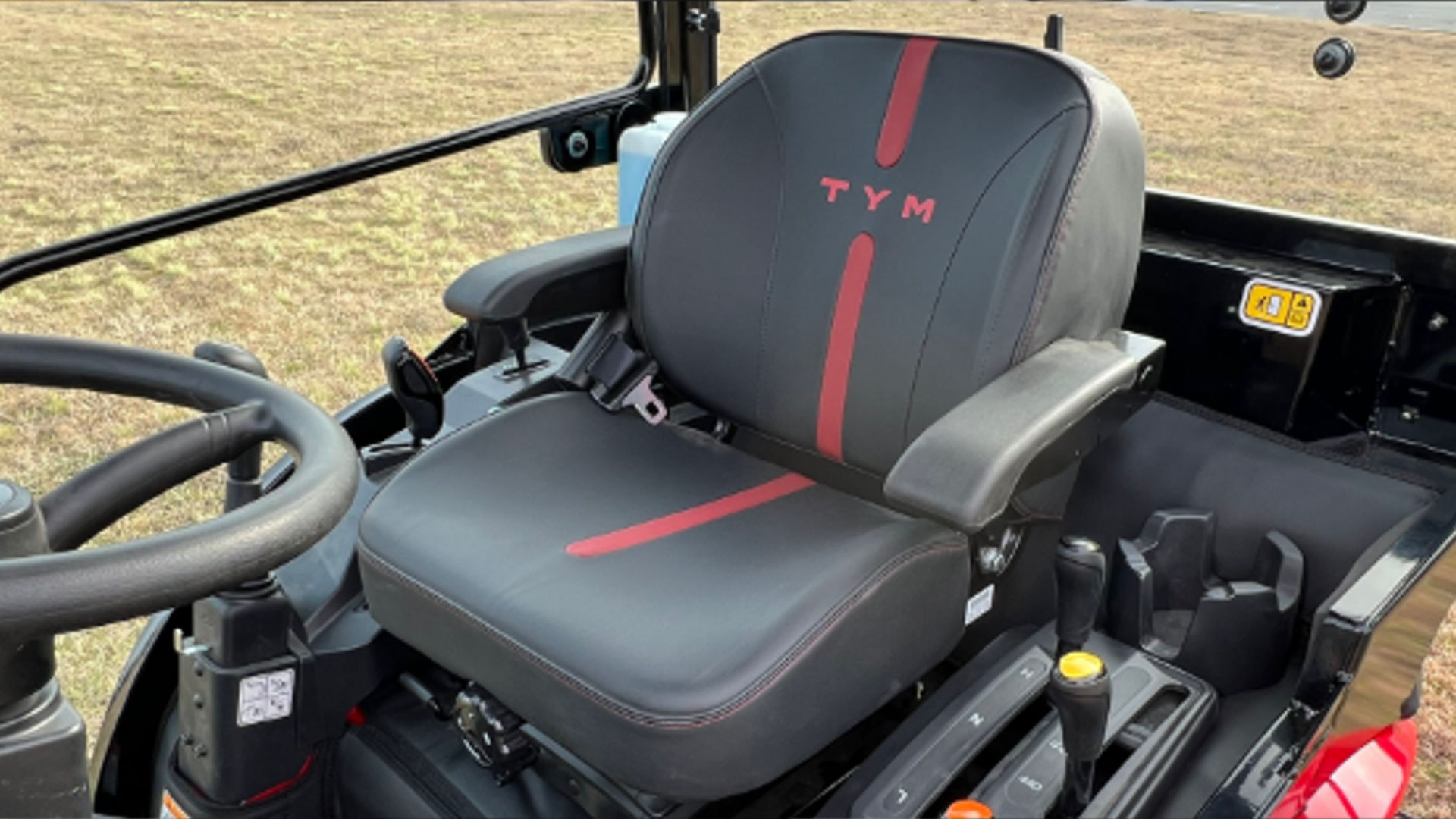 2. Comfortable suspension seat 